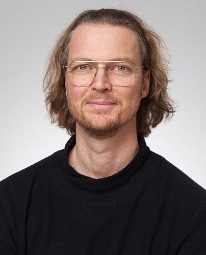 Portraitfoto von Stefan Bernhard